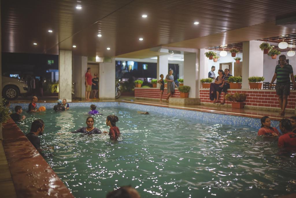White House Beach Resort Nagaon  Buitenkant foto