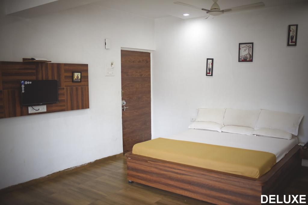 White House Beach Resort Nagaon  Buitenkant foto